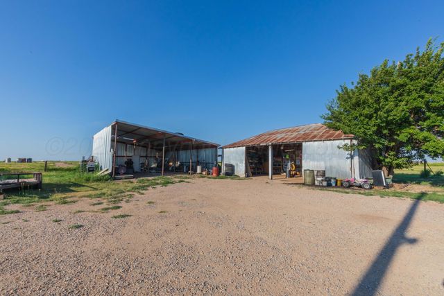 11566 County Rd E, Pampa, TX 79065