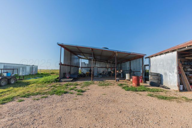 11566 County Rd E, Pampa, TX 79065