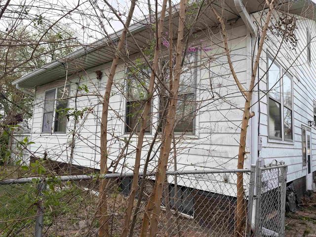 1013 E Chandler Avenue, Evansville, IN 47714