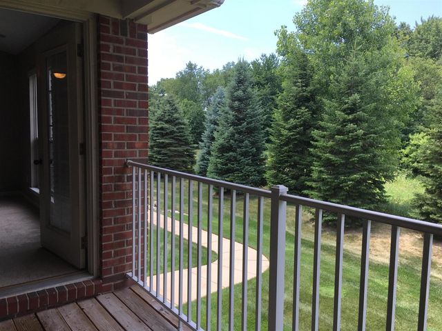 20209 Chesapeake Circle, Walled Lake, MI 48390