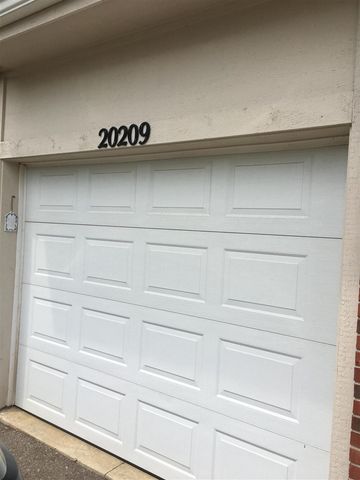 20209 Chesapeake Circle, Walled Lake, MI 48390