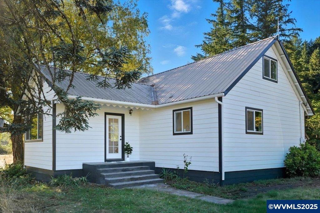 18247 S Highway 211, Molalla, OR 97038