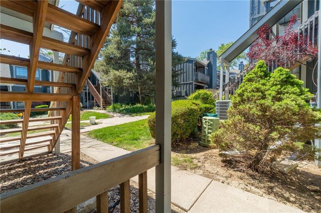 12711 W 110TH Terrace, Overland Park, KS 66210