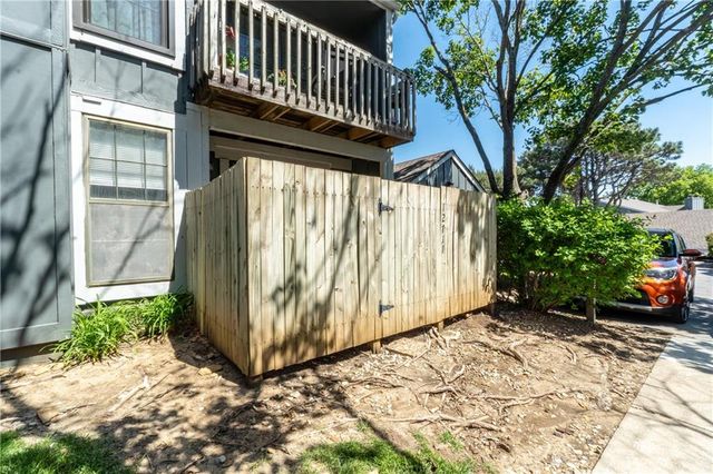 12711 W 110TH Terrace, Overland Park, KS 66210