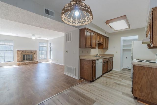 12711 W 110TH Terrace, Overland Park, KS 66210