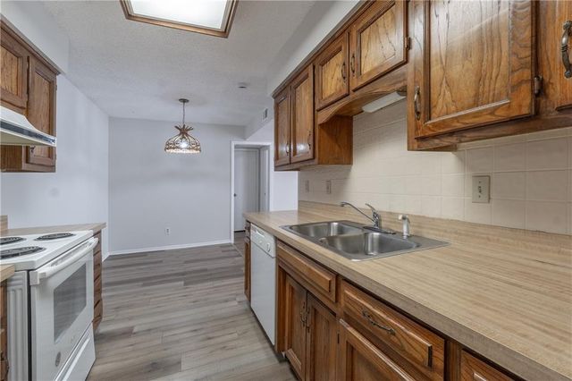12711 W 110TH Terrace, Overland Park, KS 66210