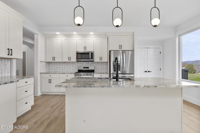 2336 Sydney Court, Morristown, TN 37814