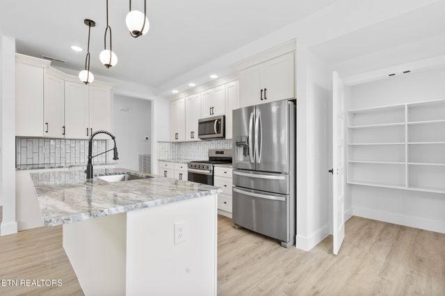 2336 Sydney Court, Morristown, TN 37814