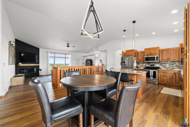 44946 173rd St Street, Watertown, SD 57201