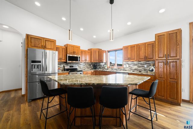 44946 173rd St Street, Watertown, SD 57201