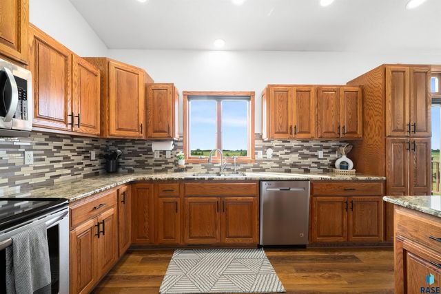 44946 173rd St Street, Watertown, SD 57201