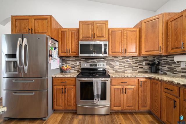 44946 173rd St Street, Watertown, SD 57201