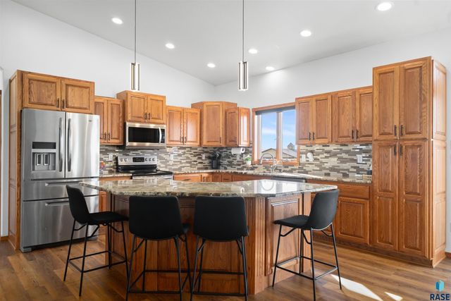 44946 173rd St Street, Watertown, SD 57201