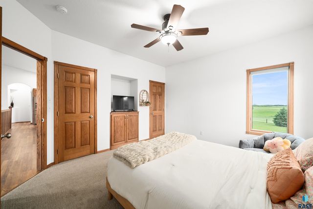 44946 173rd St Street, Watertown, SD 57201