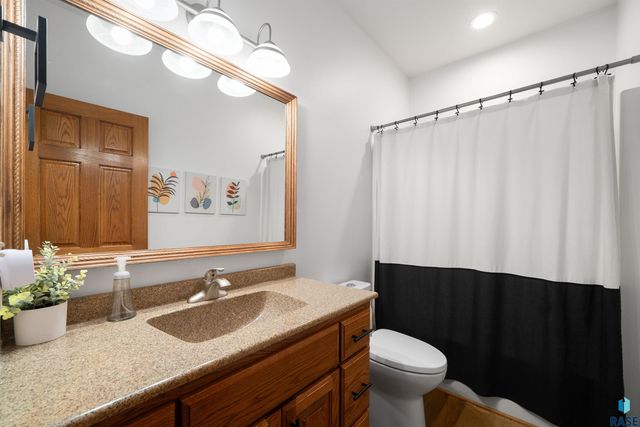 44946 173rd St Street, Watertown, SD 57201
