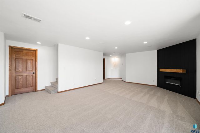 44946 173rd St Street, Watertown, SD 57201
