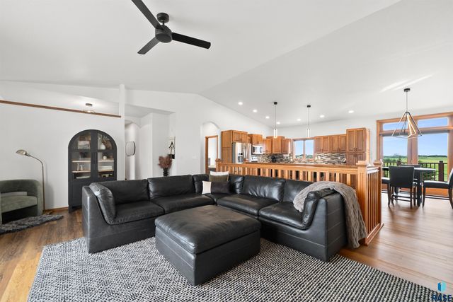 44946 173rd St Street, Watertown, SD 57201