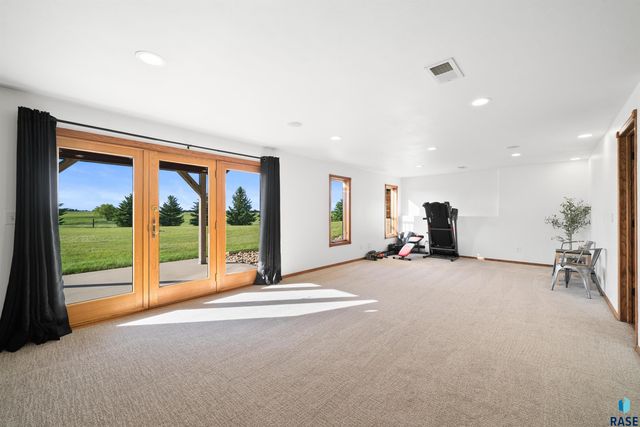 44946 173rd St Street, Watertown, SD 57201