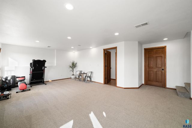 44946 173rd St Street, Watertown, SD 57201