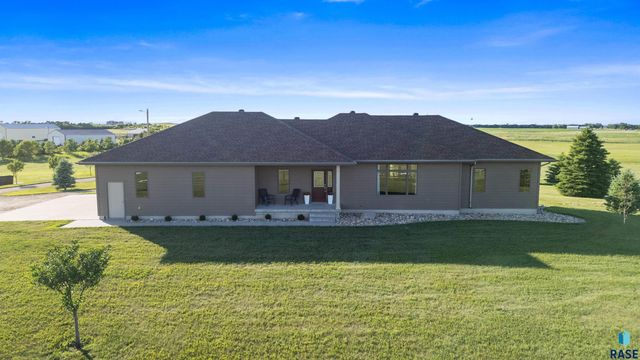 44946 173rd St Street, Watertown, SD 57201