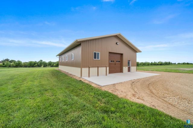 44946 173rd St Street, Watertown, SD 57201