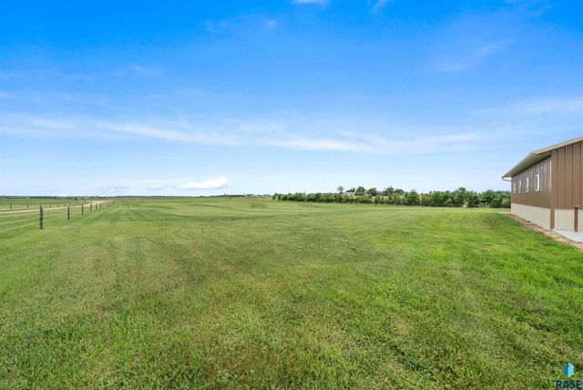 44946 173rd St Street, Watertown, SD 57201