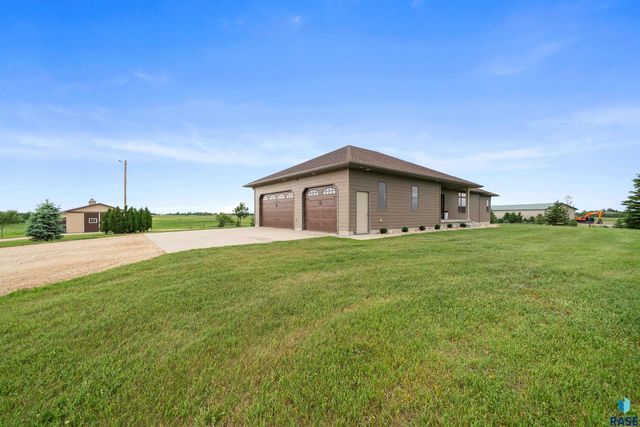 44946 173rd St Street, Watertown, SD 57201