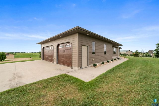 44946 173rd St Street, Watertown, SD 57201