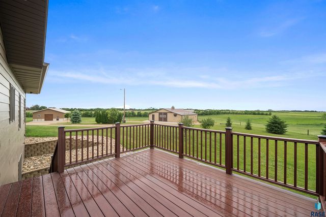 44946 173rd St Street, Watertown, SD 57201