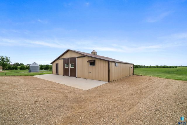 44946 173rd St Street, Watertown, SD 57201