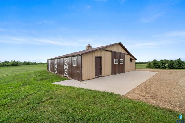 44946 173rd St Street, Watertown, SD 57201