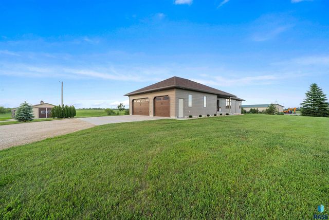 44946 173rd St Street, Watertown, SD 57201