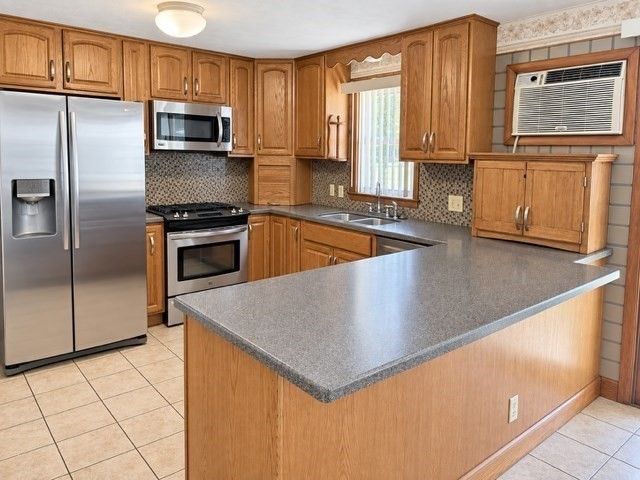 709 North Branch Pkwy, Springfield, MA 01119