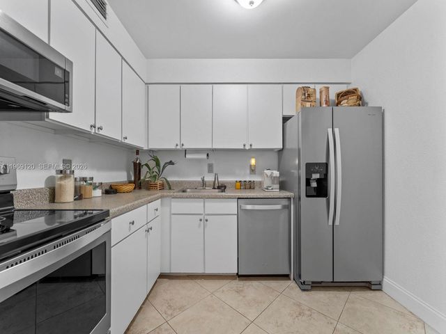 5020 NW 79th Ave 303, Doral, FL 33166