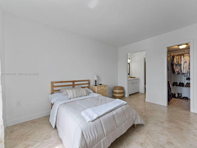 5020 NW 79th Ave 303, Doral, FL 33166