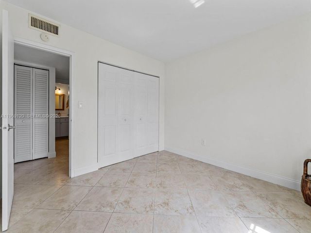 5020 NW 79th Ave 303, Doral, FL 33166