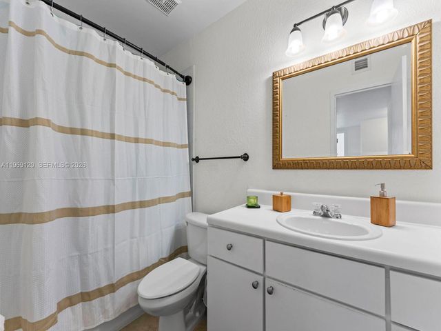 5020 NW 79th Ave 303, Doral, FL 33166