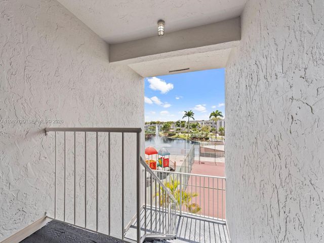 5020 NW 79th Ave 303, Doral, FL 33166