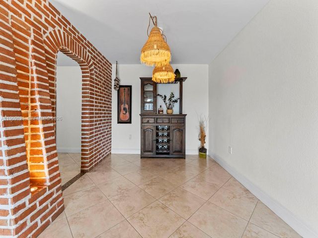 5020 NW 79th Ave 303, Doral, FL 33166