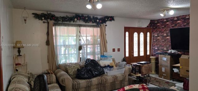 15271 SW 303rd St, Homestead, FL 33033
