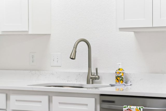 403 Foster Dr, White House, TN 37188