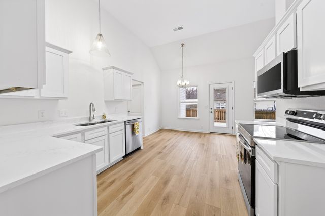 403 Foster Dr, White House, TN 37188