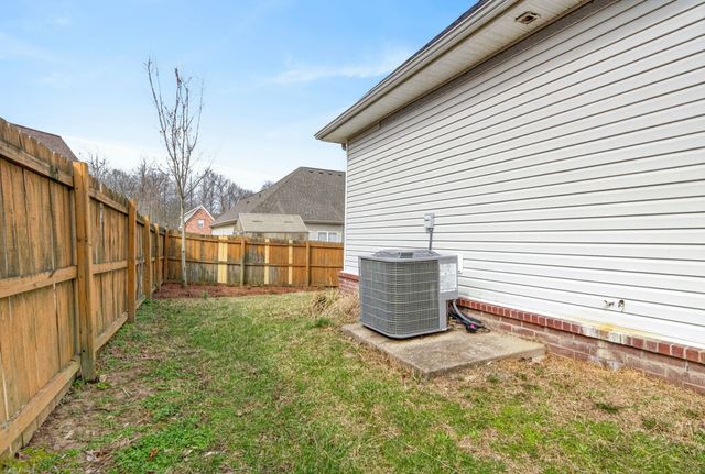 403 Foster Dr, White House, TN 37188