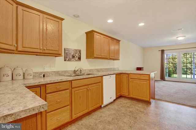 1267 VILLAGE DR, Spring Grove, PA 17362