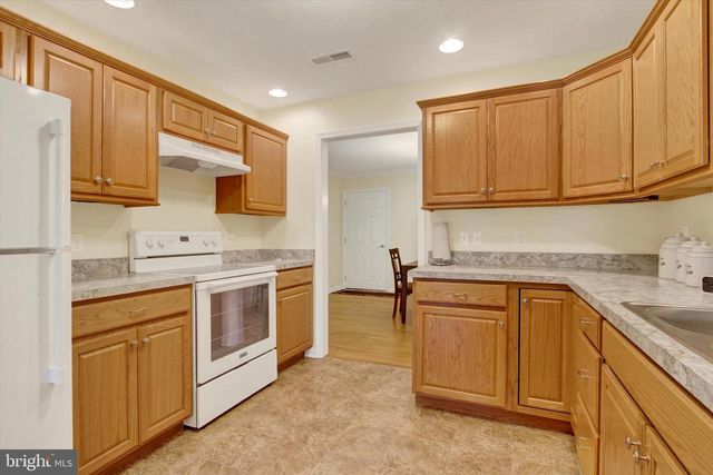 1267 VILLAGE DR, Spring Grove, PA 17362
