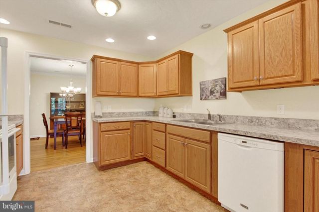 1267 VILLAGE DR, Spring Grove, PA 17362