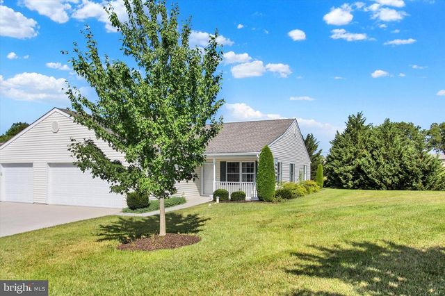 1267 VILLAGE DR, Spring Grove, PA 17362