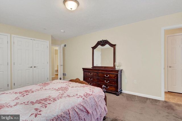 1267 VILLAGE DR, Spring Grove, PA 17362