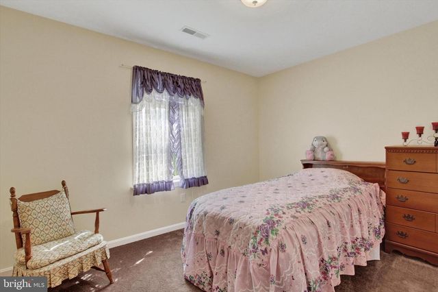 1267 VILLAGE DR, Spring Grove, PA 17362