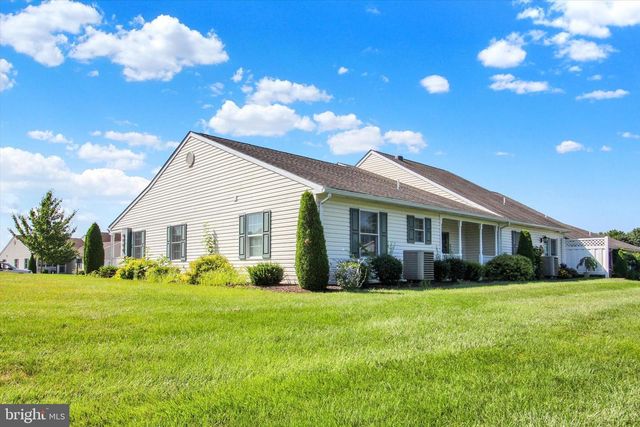 1267 VILLAGE DR, Spring Grove, PA 17362